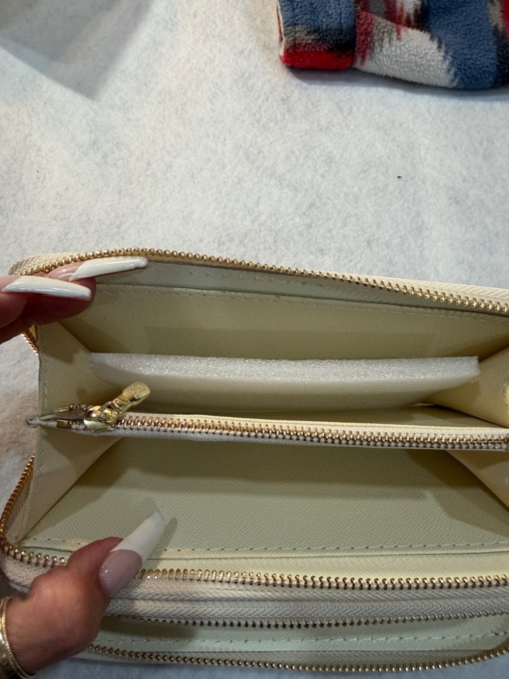 Lv Damier Azur double Zip Around Wallet - White/Gray - Picture 9 of 11